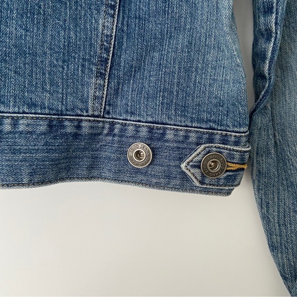 IZOD BLUE LIGHT WASH STRETCH DENIM JACKET, PETITE SMALL - Picture 12 of 14